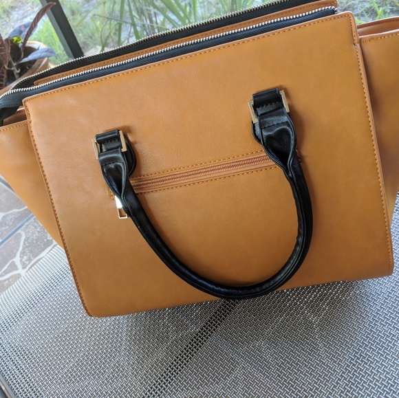 Handbag - Picture 2 of 8